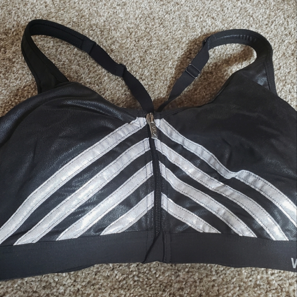 Victoria's Secret Incredible Sports Bra 36B